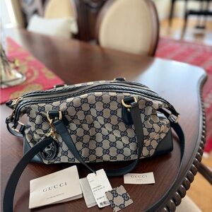 Authentic Gucci Crossbody bag